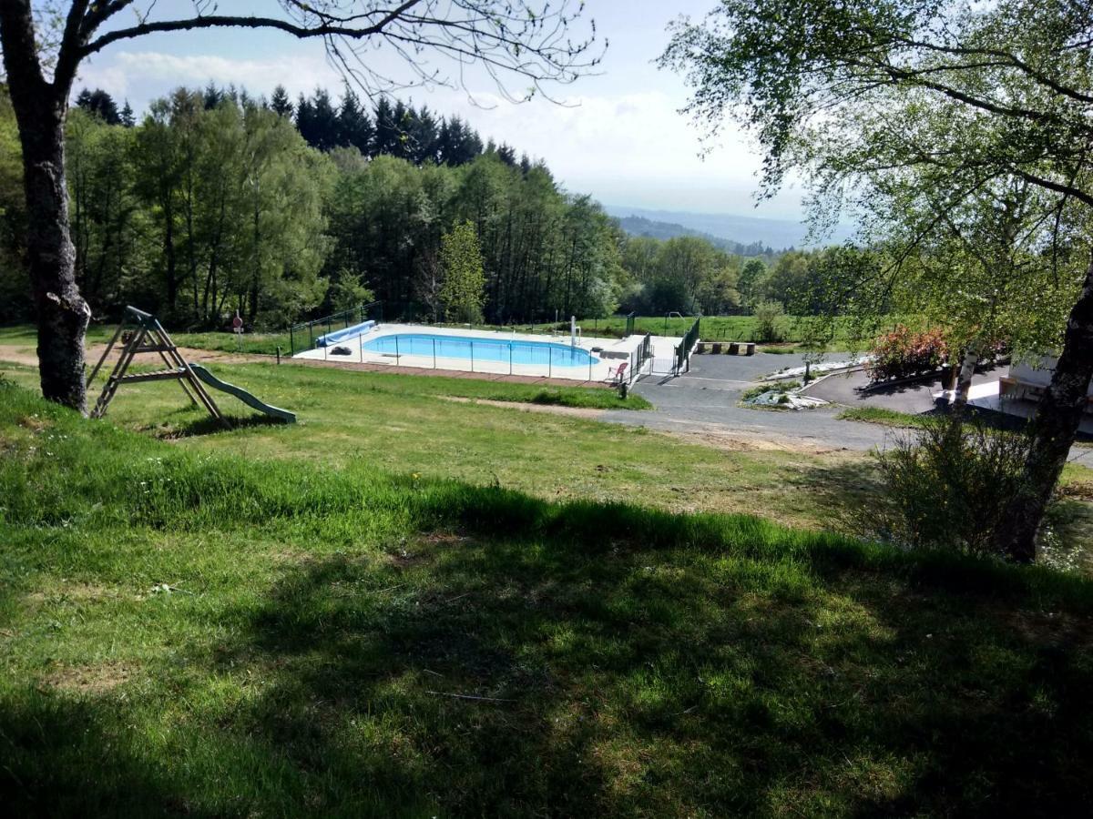 Vollore-Ville Camping Le Montbartoux מראה חיצוני תמונה