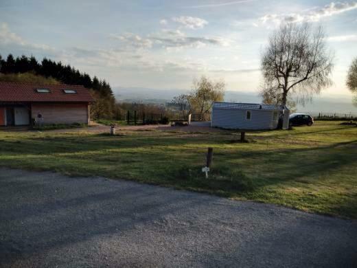 Vollore-Ville Camping Le Montbartoux מראה חיצוני תמונה