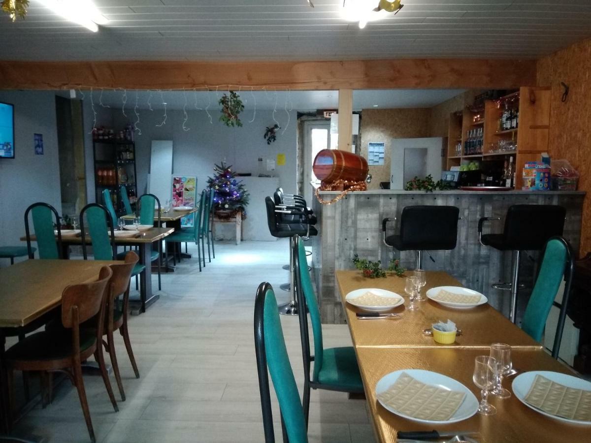 Vollore-Ville Camping Le Montbartoux מראה חיצוני תמונה